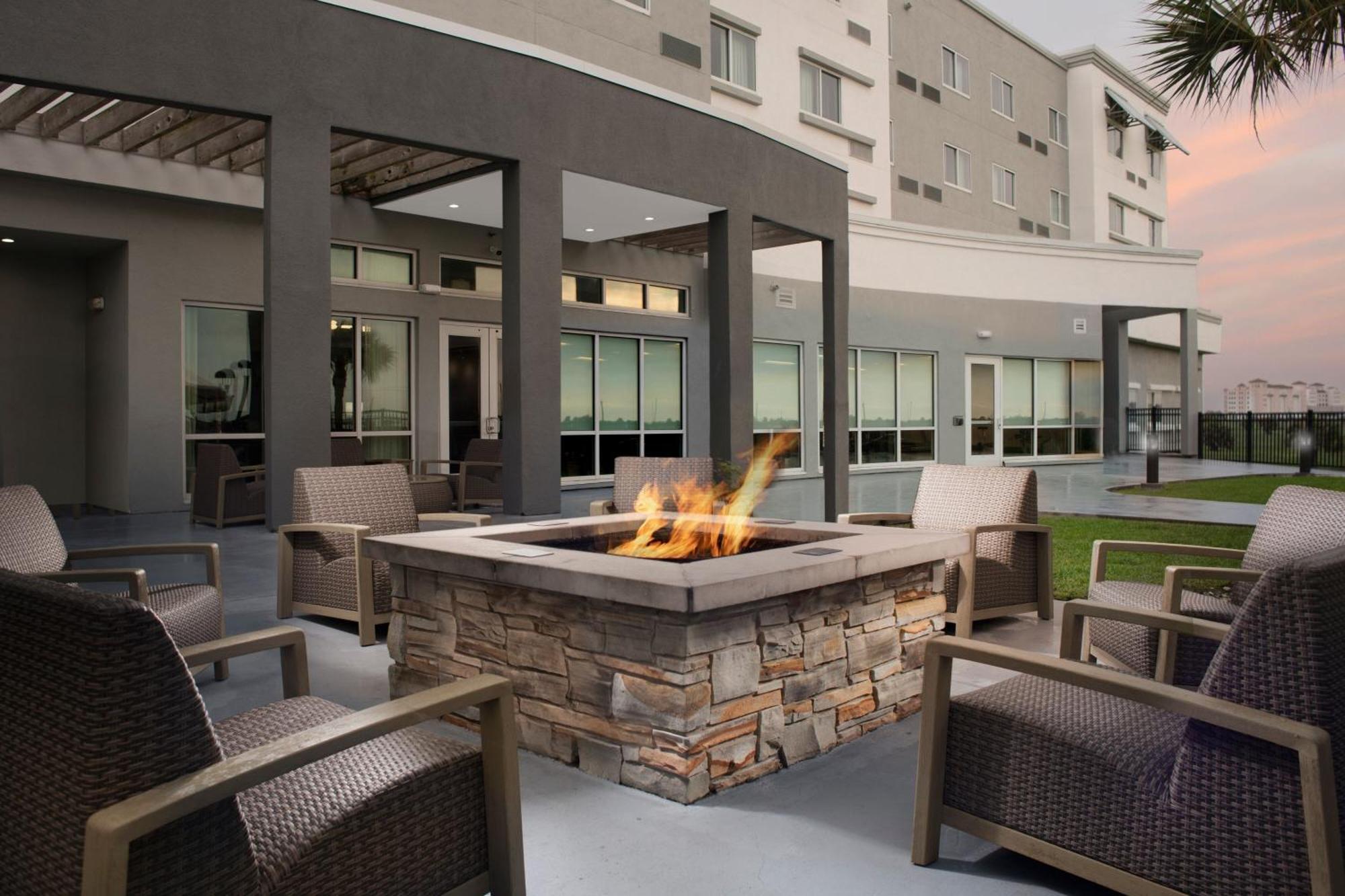 Courtyard By Marriott Galveston Island Hotel Екстериор снимка